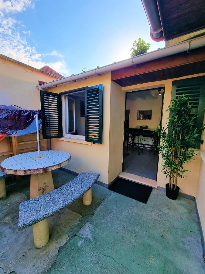 Petite Maison Au Calme Épinay-sur-Seine Exteriör bild