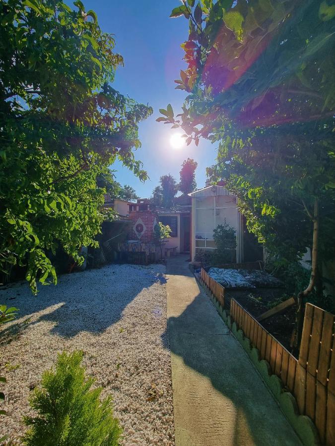 Petite Maison Au Calme Épinay-sur-Seine Exteriör bild